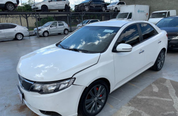 <b>KIA CERATO</b> <br/>1.6 MEC. Veículo