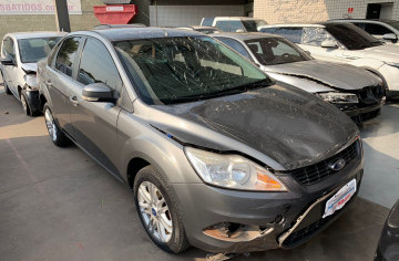 <b>FORD FOCUS</b> <br/>SEDAN 2.0 FLEX AUT Veículo