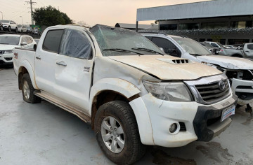 <b>TOYOTA HILUX</b> <br/>SRV 3.0 4X4 T.DIESEL AUT. Veículo