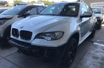 <b>BMW X6</b> <br/>XDRIVE 50I 4.4 407CV BI-TURBO Veículo