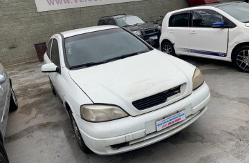 <b>GM ASTRA</b> <br/>GLS 2.0 MPFI Veículo